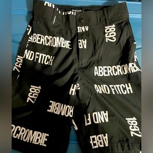 Abercrombie Kids Boy’s Pool to Play Swim Shorts- Black, size 11/12